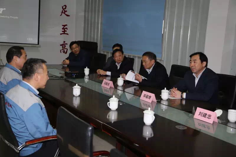 天橋區(qū)政府領(lǐng)導(dǎo)蒞臨銳捷視察指導(dǎo)工作！！！